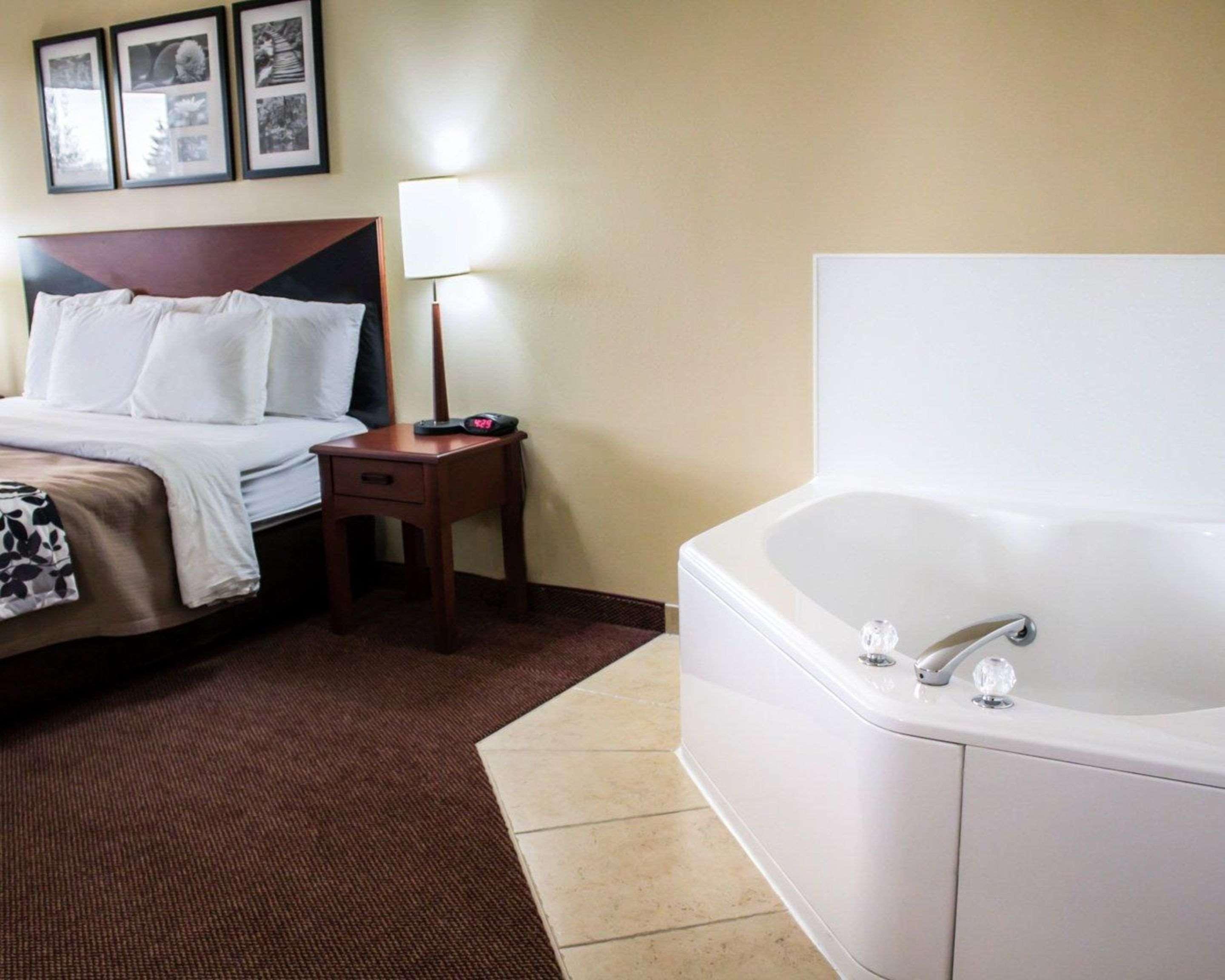 Quality Inn & Suites Chambersburg Eksteriør billede
