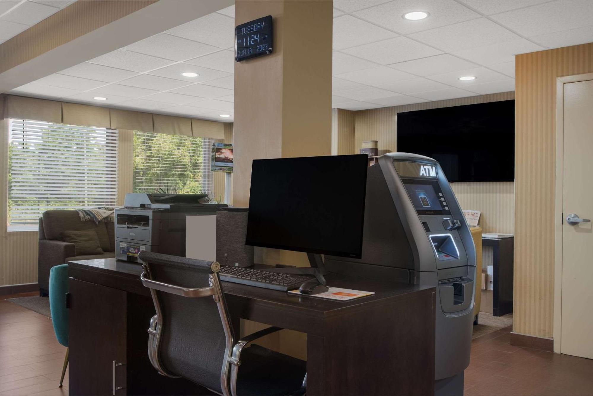 Quality Inn & Suites Chambersburg Eksteriør billede