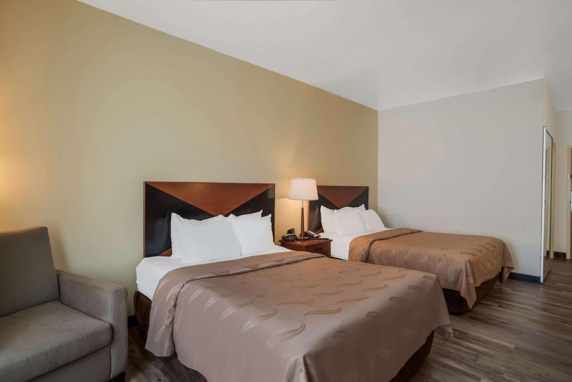 Quality Inn & Suites Chambersburg Eksteriør billede