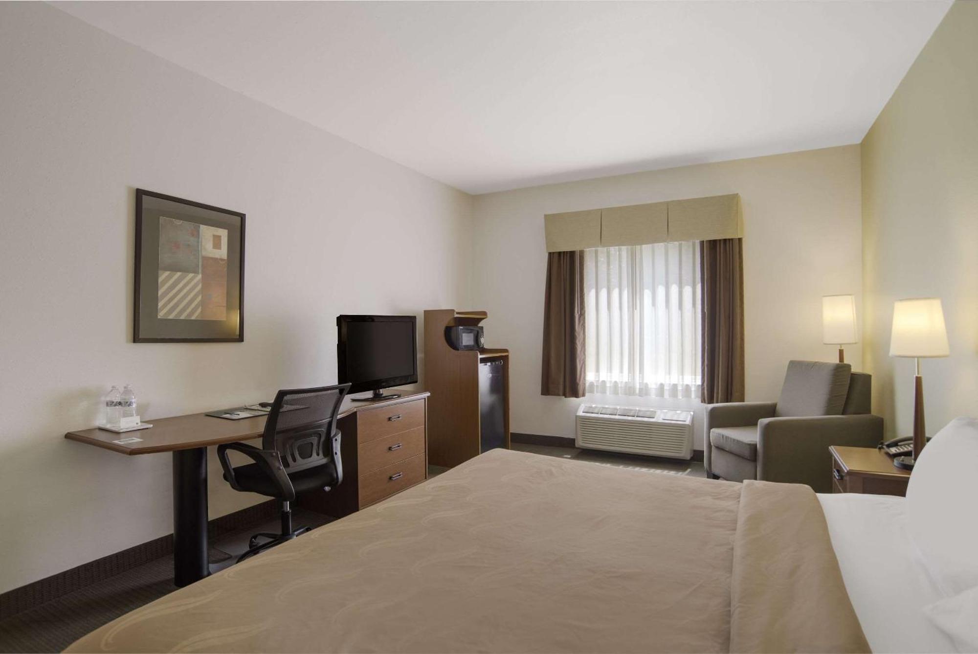 Quality Inn & Suites Chambersburg Eksteriør billede
