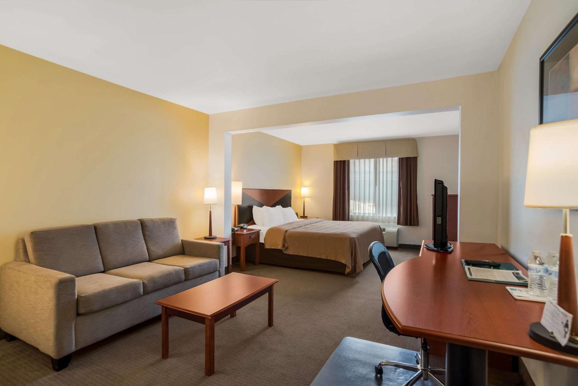 Quality Inn & Suites Chambersburg Eksteriør billede