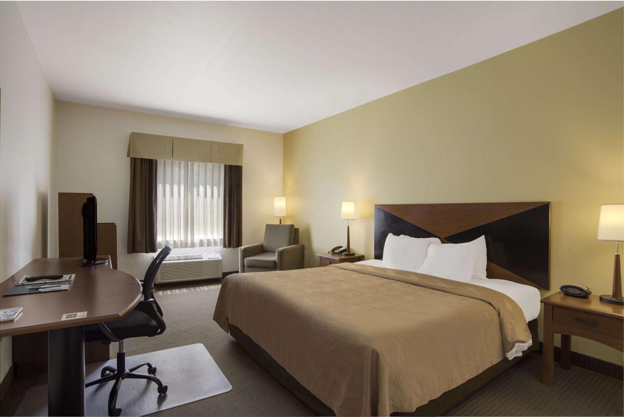 Quality Inn & Suites Chambersburg Eksteriør billede