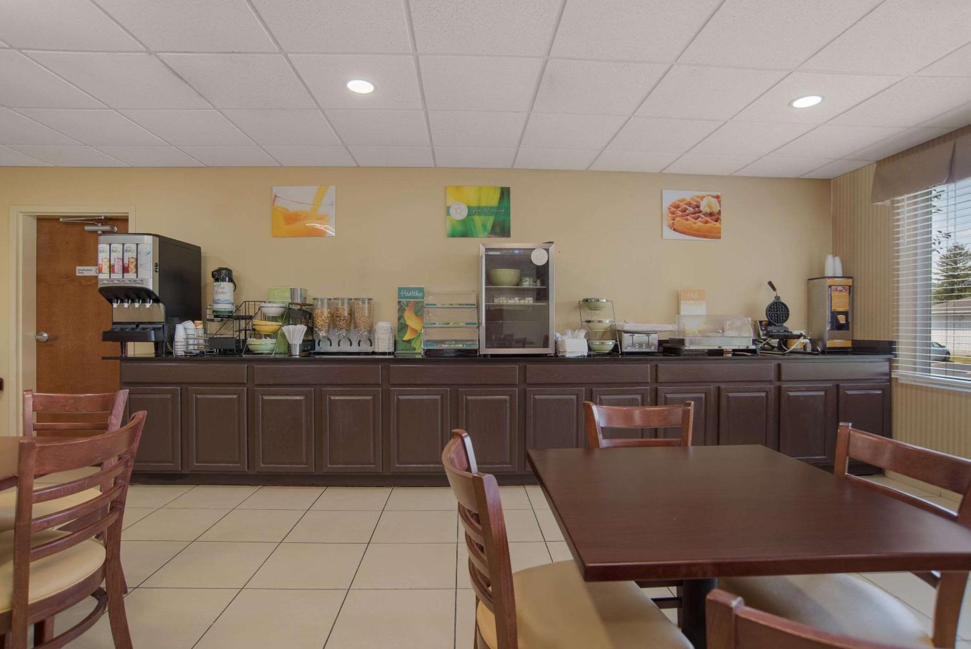 Quality Inn & Suites Chambersburg Eksteriør billede