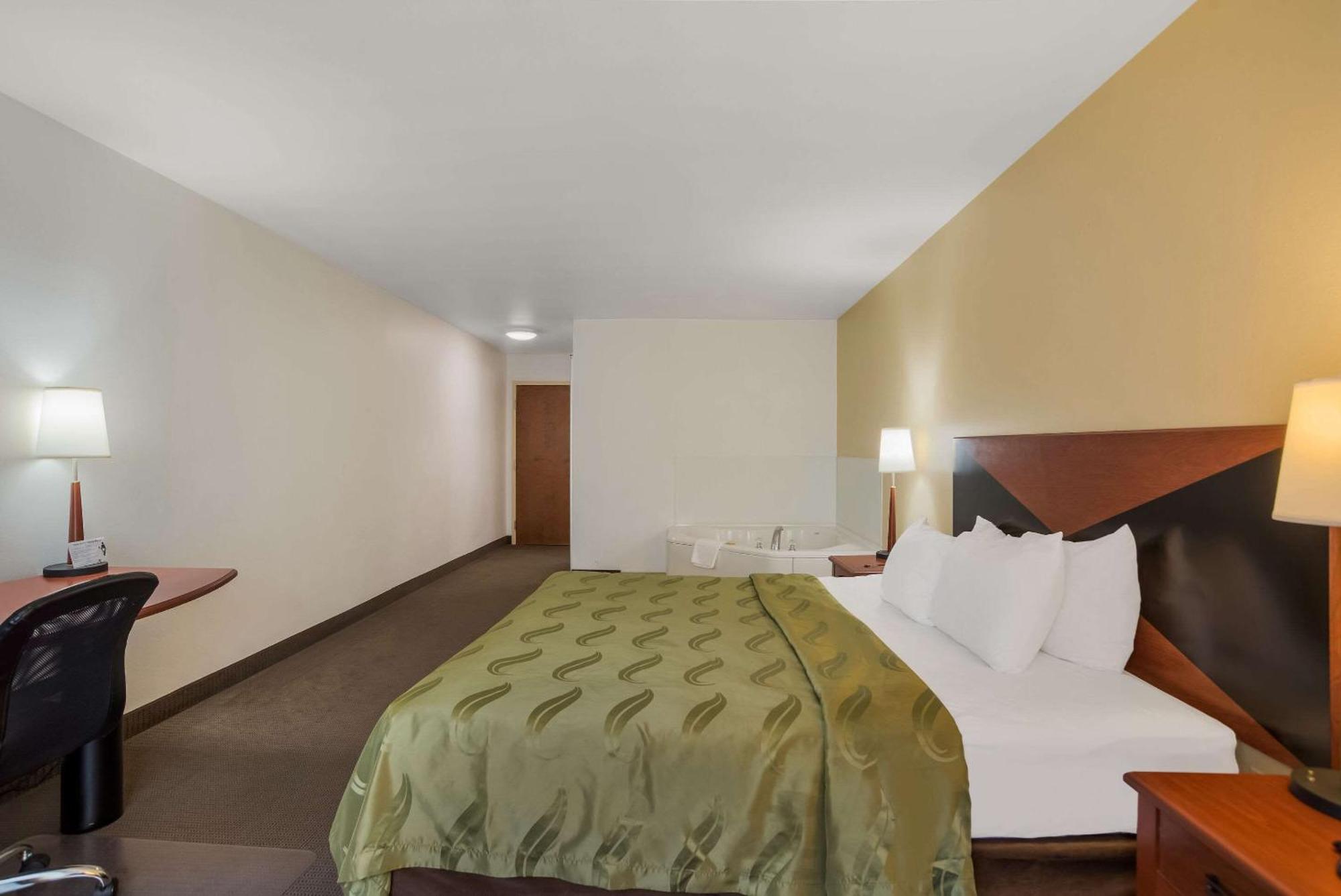 Quality Inn & Suites Chambersburg Eksteriør billede