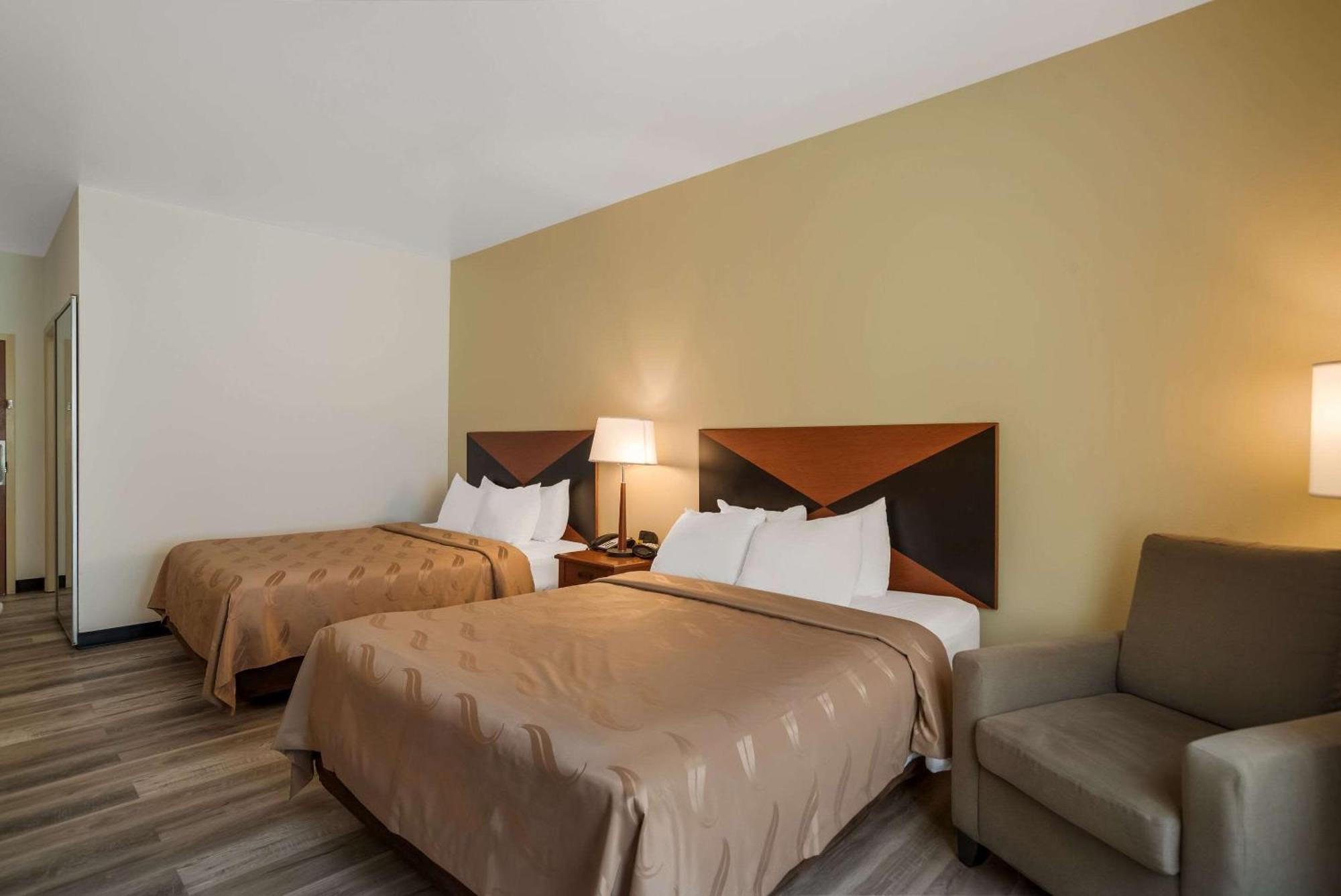 Quality Inn & Suites Chambersburg Eksteriør billede