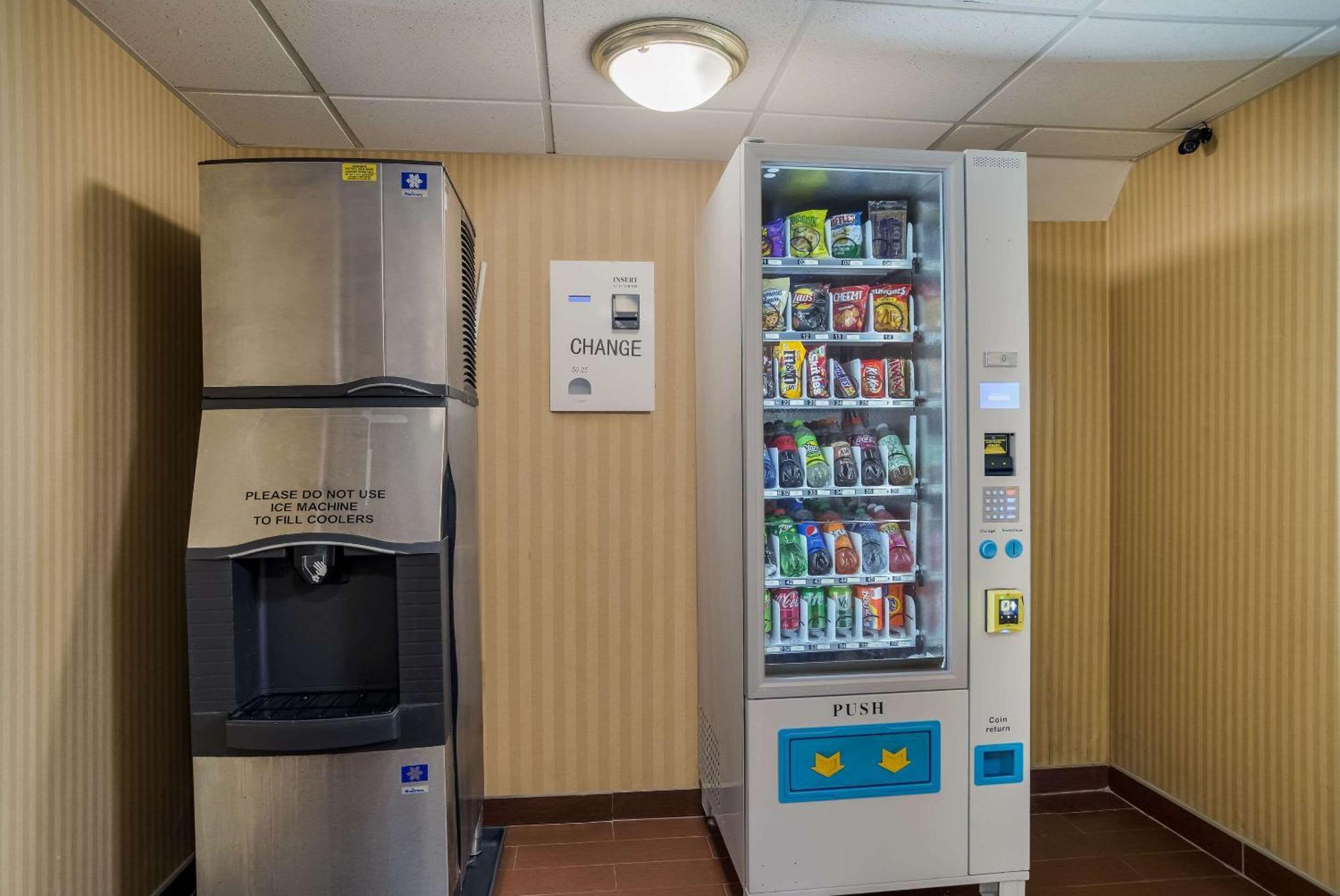 Quality Inn & Suites Chambersburg Eksteriør billede