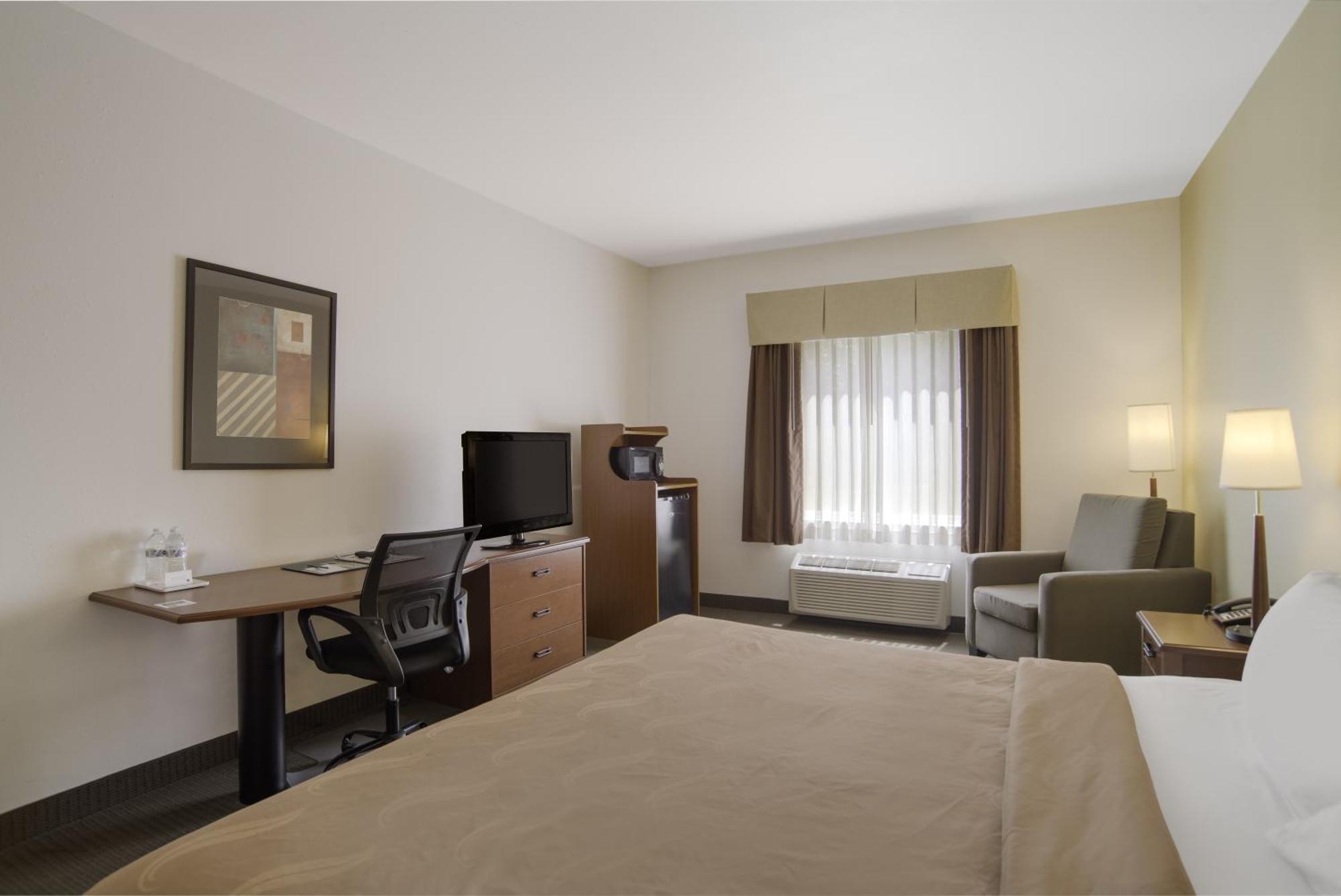 Quality Inn & Suites Chambersburg Eksteriør billede