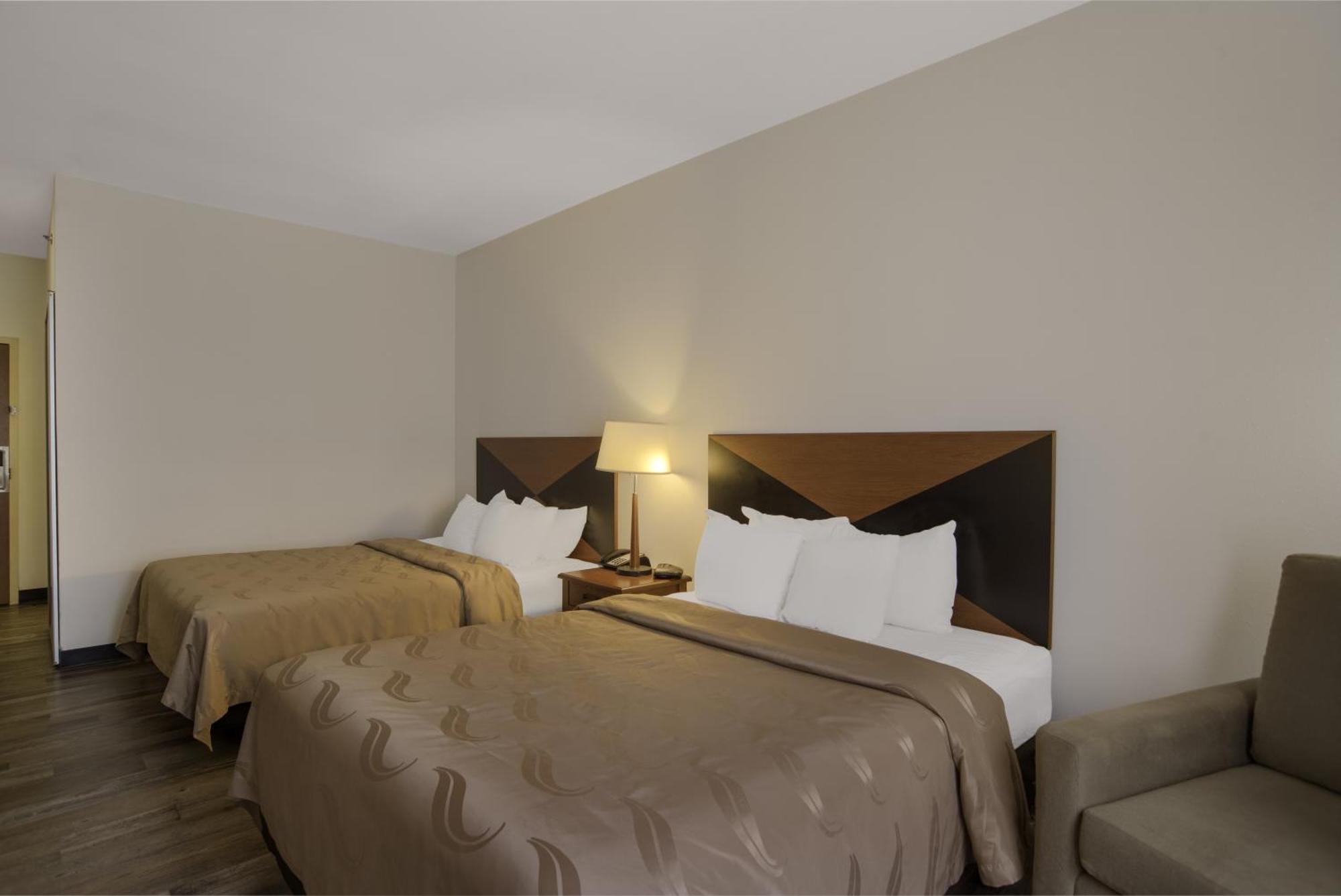 Quality Inn & Suites Chambersburg Eksteriør billede